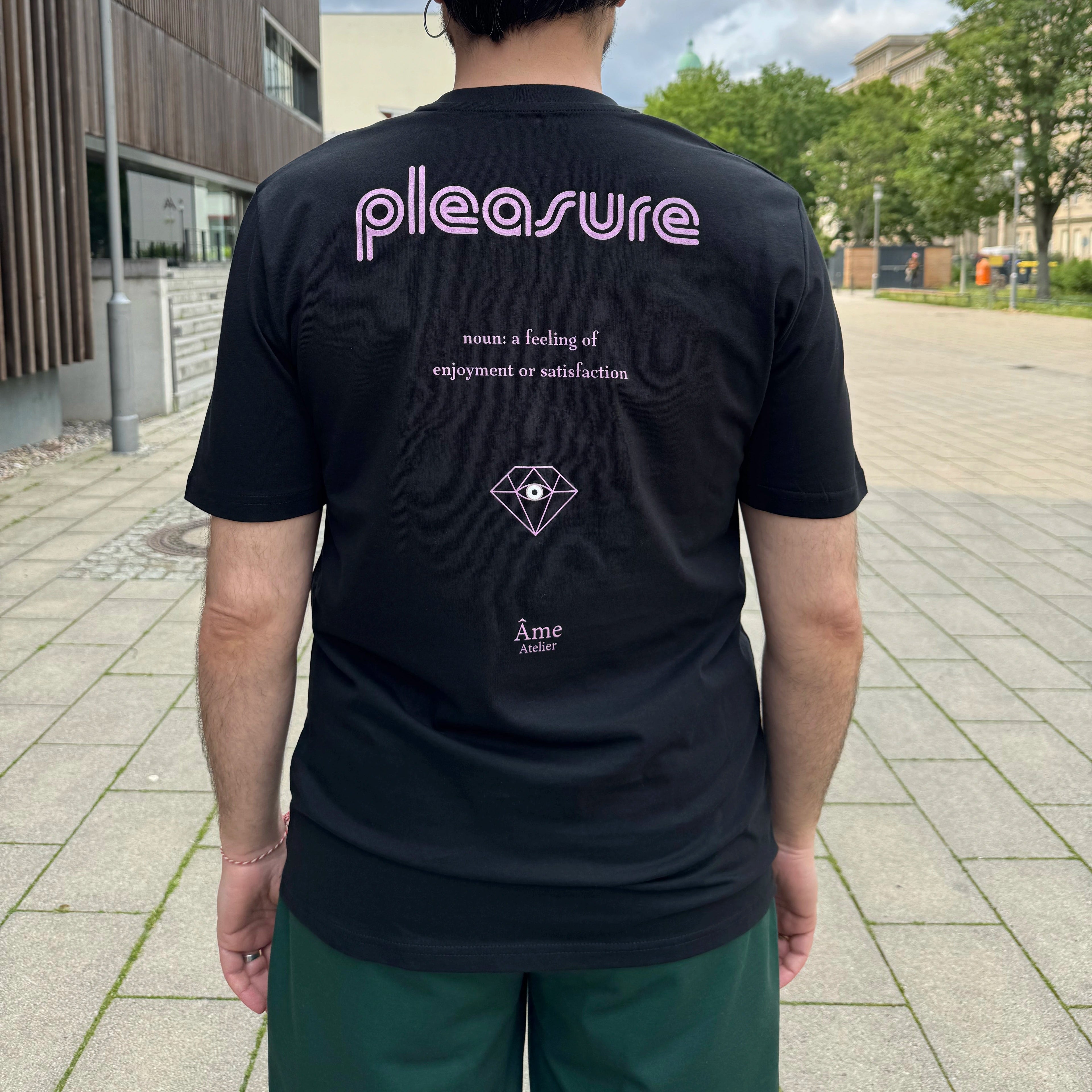 Pleasure t-shirt - black  Âme Atelier 