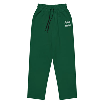 Front view of Le Cosy pants in abyss green